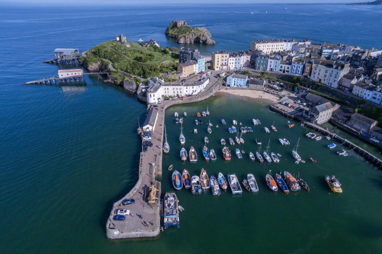 Four Seasons - 2 Bedroom Apartment - Tenby Exterior photo